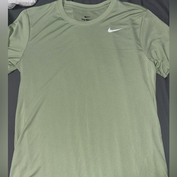 nike dri fit tee - Picture 1 of 2